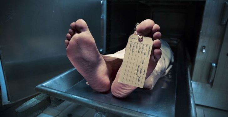 4 Chilling Things Morticians Said They've Seen While Working With The Dead