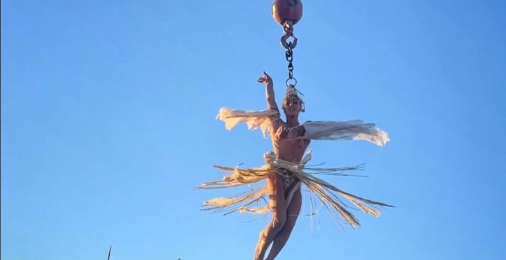 Circus Performer Breaks World Record By Suspending Herself In Air By Just Ponytail — My Neck Already Hurts