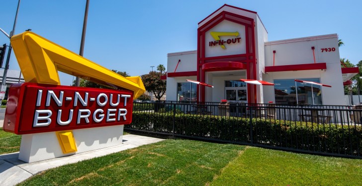 In-n-Out Worker Claims That He Was Fired Over His Hair