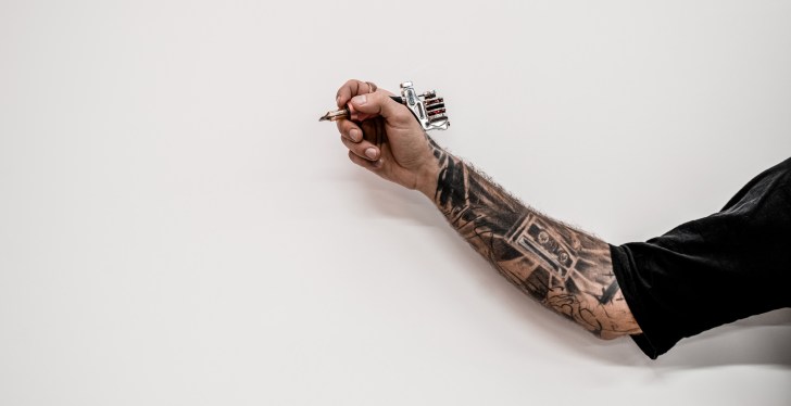 Let's Give Her A Hand — This Indeed A Very Stupid Tattoo Blunder