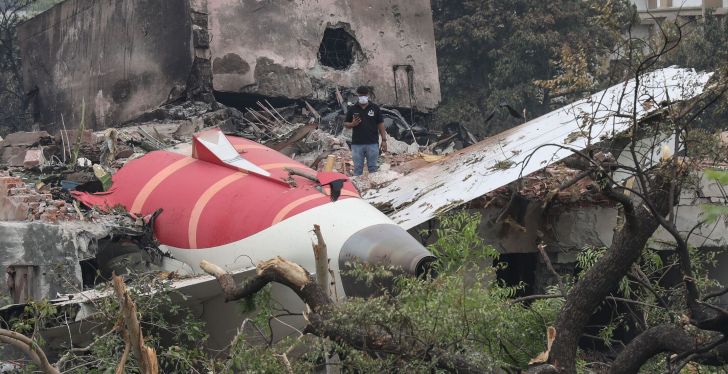 Families Of Airline Disaster Dead Sent Wrong Bodies