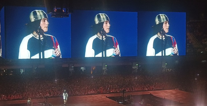 She's The Bad Guy - Billie Eilish charges Hundreds For Her Tour And Still Subjects Crowd To A Google Advert