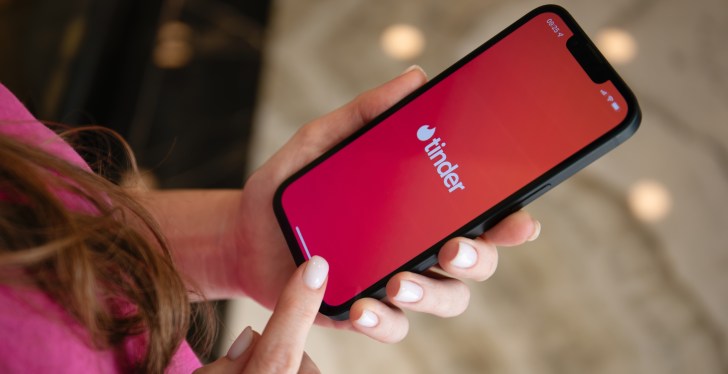 Sorry Short Guys, Tinder Now Has A Height Filter