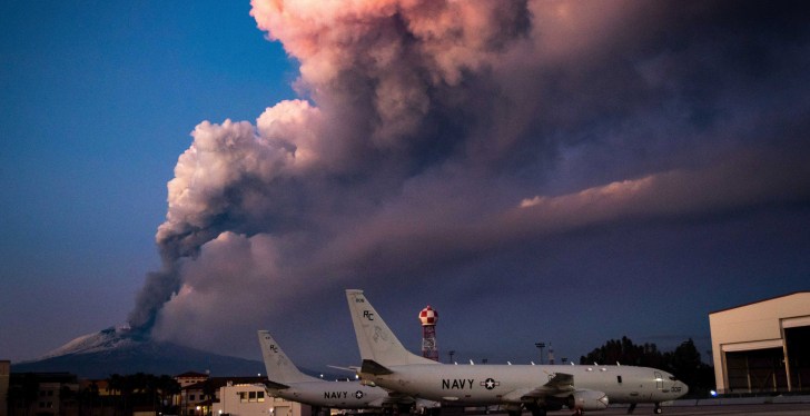 Tourists Flee Clouds Of Volcanic Ash As Mount Etna Erupts, Prompting Code Red Warning