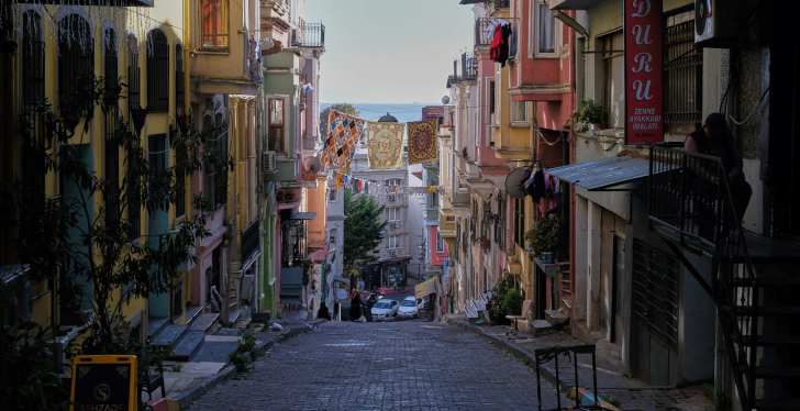 Woman Plans Dream Trip To Europe, Ignores Fact That Boyfriend's Mom Is Dying