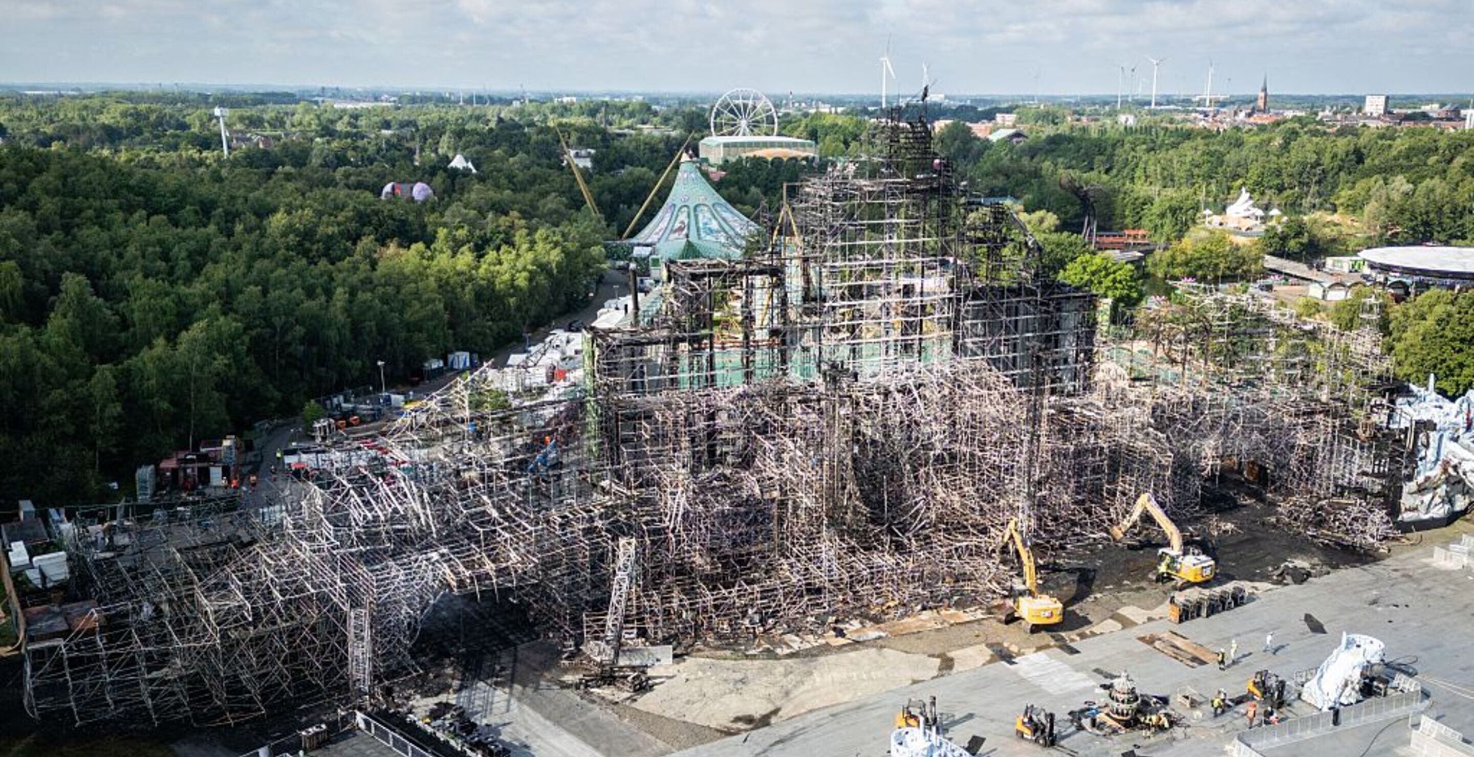 Main Stage Of The Biggest Electronic Music Festival in The World Burns Down Days Before Tomorrowland Opening (1)