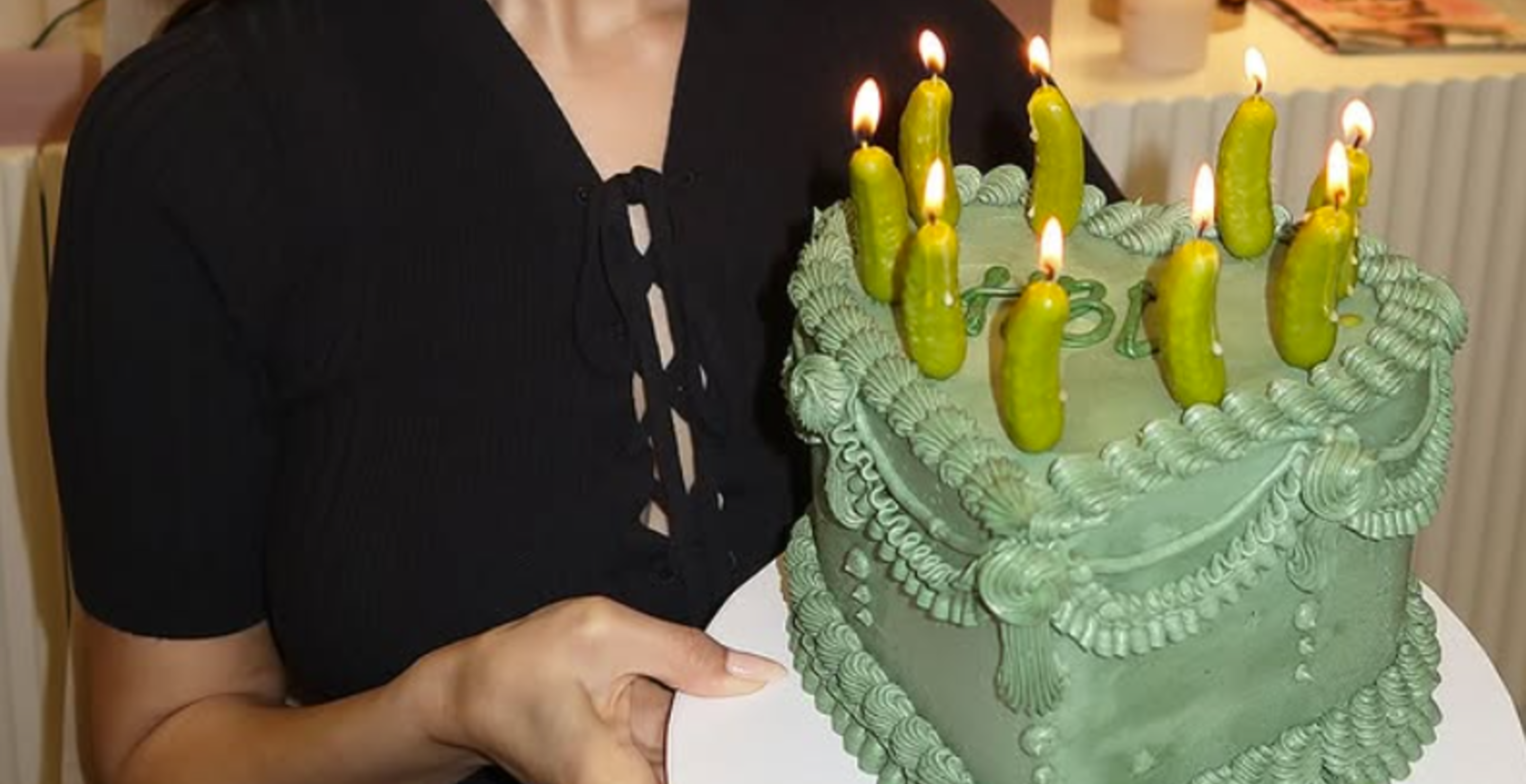 Selena Gomez Fans Are Horrified By Her Pickle Themed Birthday Cake