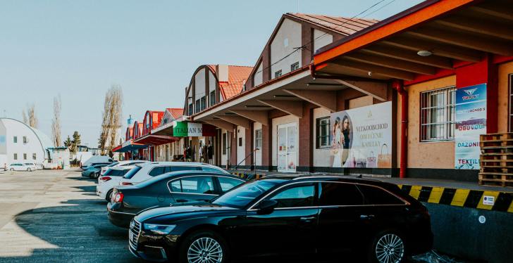 Shopping Mall Goes Up In Flames After Cars Crash Into It