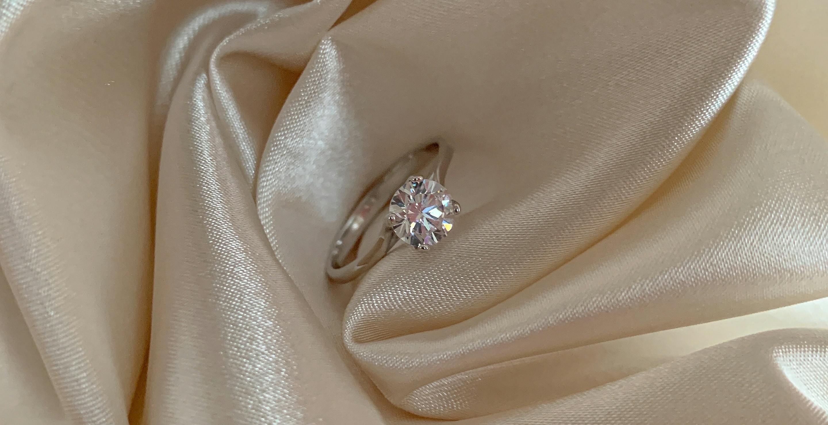 The Bold Way One Man Proposed That '90s Fans Will Love