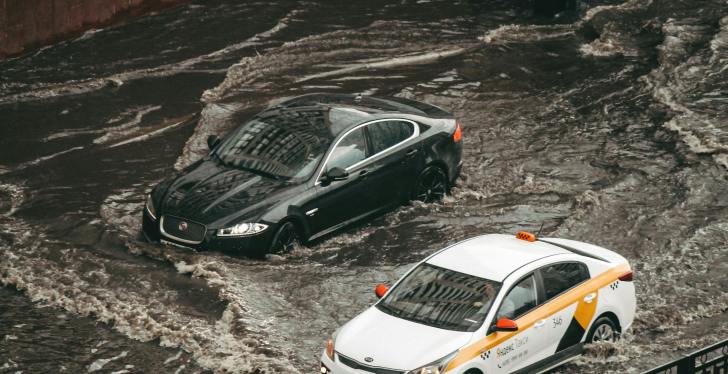 Woman Drives Car Through Flooding Tunnel Unlocks A New Fear In Me