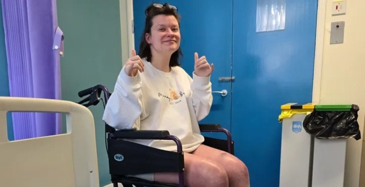 Woman Has Rare skin Condition That Makes Her Feel Like She's Burning Alive