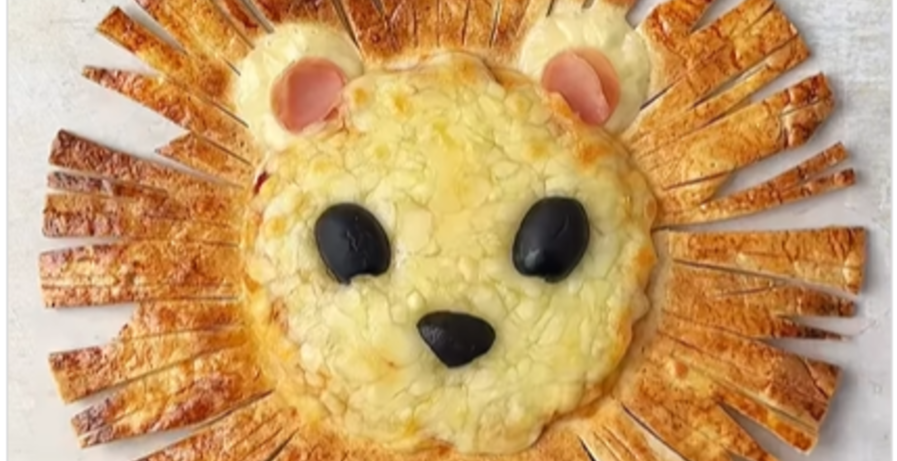 Pizza Designed To Look Like Lion Most Adorable Abomination I've Seen