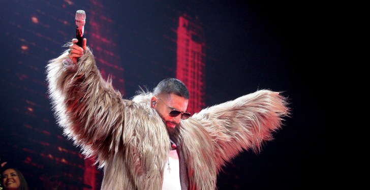 Singer Stops Show To Slam Mom For Bringing Baby To Concert