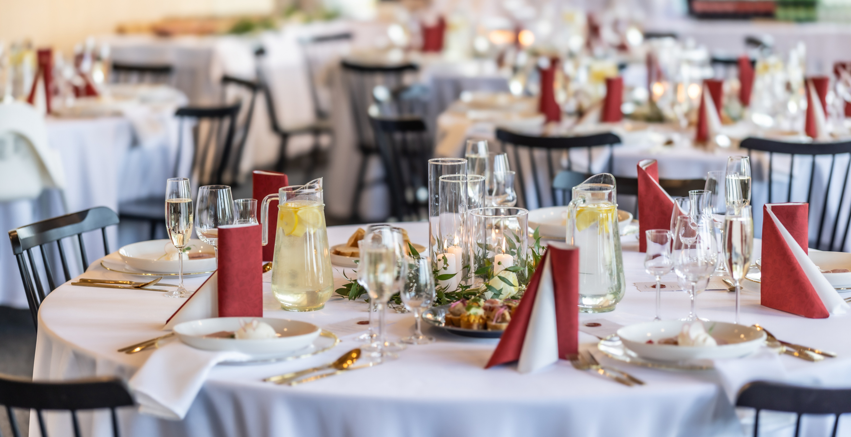 Wedding Guests Get So Offended By Seating Charts They Storm Out